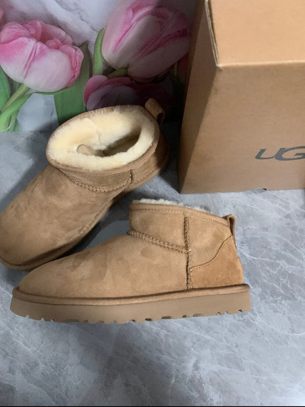 UGG CLASSIC ULTRA MINI BOOTS
